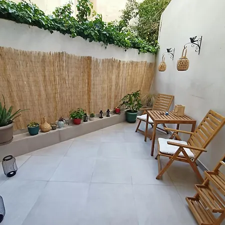 Unique Lodging Apartment